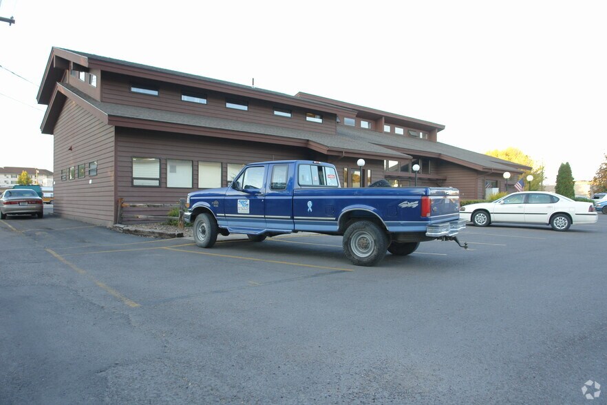 322 2nd Ave W, Kalispell, MT à louer - Photo de l’immeuble – Image 2 sur 2