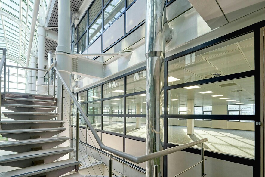 Imperial Way, Reading à louer - Photo de l’immeuble – Image 3 sur 6