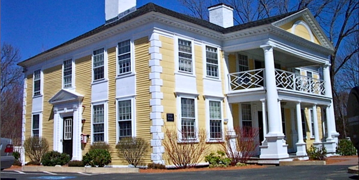 827 Main St, Woburn, MA à louer Photo de l’immeuble– Image 1 sur 8