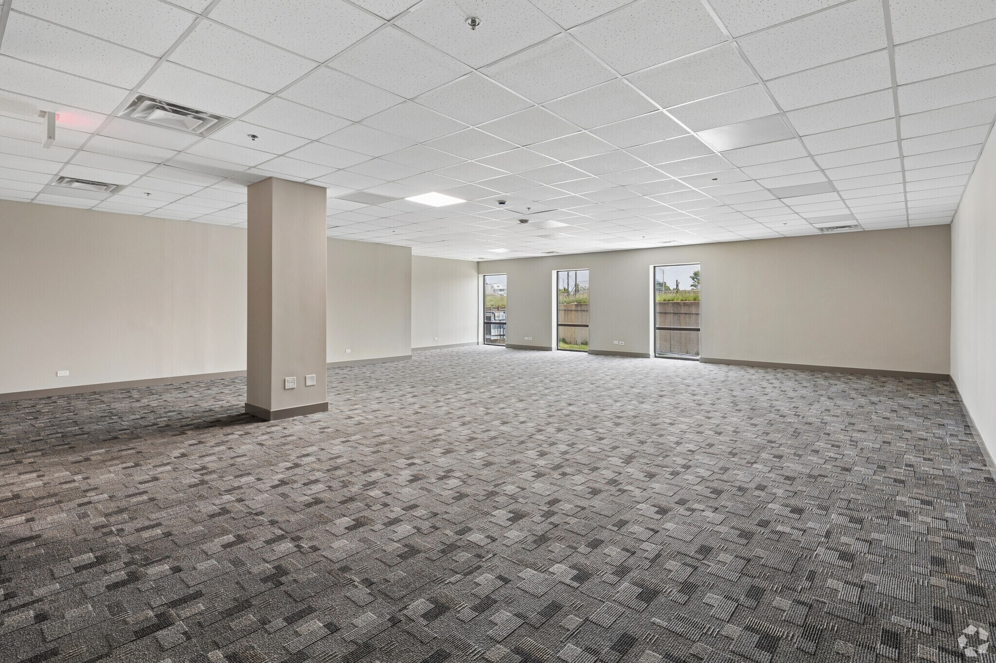 9950 Lawrence Ave, Schiller Park, IL à louer Photo intérieure– Image 1 sur 1