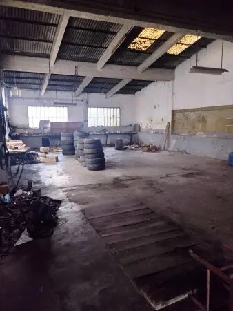 Local d'activités dans Saint-Paul-de-Fenouillet à vendre - Photo de l’immeuble – Image 3 sur 4