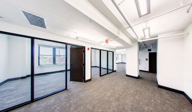 408 W University Ave, Gainesville, FL à louer Photo intérieure– Image 1 sur 7