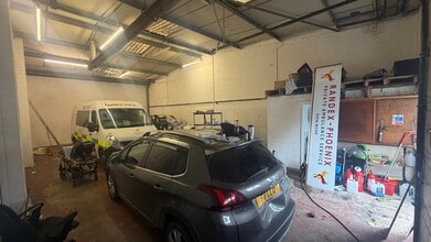 Millers Rd, Warwick à louer Photo de l’immeuble– Image 1 sur 2