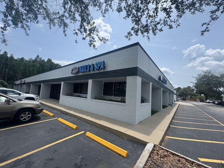 3802 Ehrlich Rd, Tampa, FL à louer - Photo de l’immeuble – Image 3 sur 8