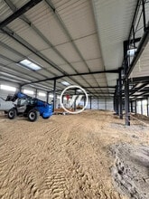 Local d’activités dans Viarmes à louer Photo intérieure– Image 2 sur 8