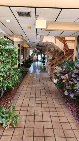 10235 W Sample Rd, Coral Springs, FL à louer - Photo intérieure – Image 2 sur 10