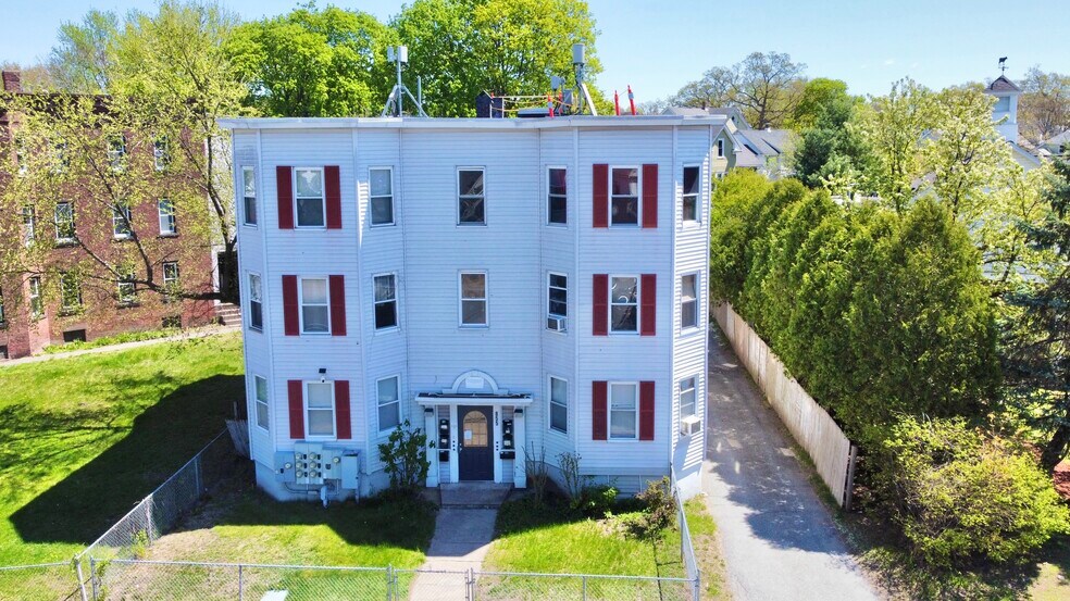 855 Liberty St, Springfield, MA à vendre - Photo de l’immeuble – Image 2 sur 33