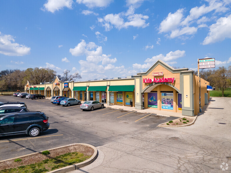 668-704 River Oaks Dr, Calumet City, IL à louer - Photo de l’immeuble – Image 1 sur 3