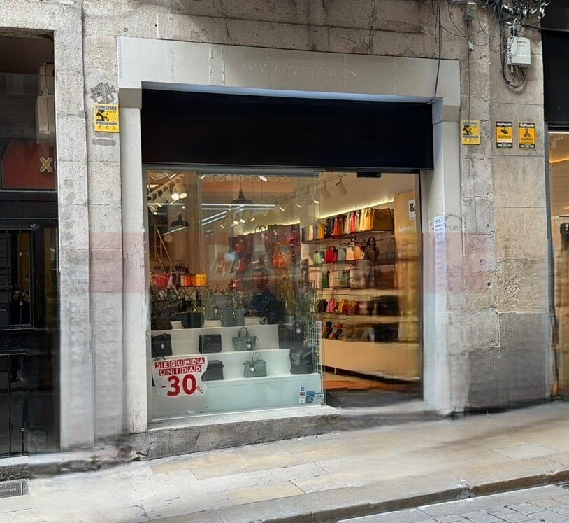 Local commercial dans Barcelone, Barcelona à louer Photo principale– Image 1 sur 3