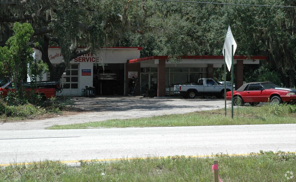 6092 N Orange Blossom Trl, Mount Dora, FL à vendre - Photo principale – Image 1 sur 21