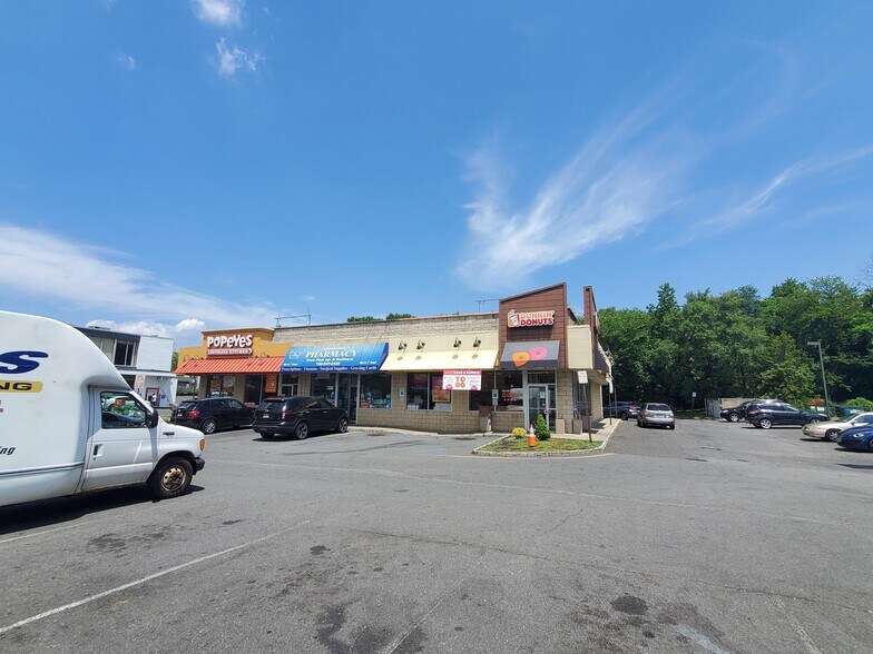 561-571 Milltown Rd, North Brunswick, NJ à louer - Photo de l’immeuble – Image 3 sur 4
