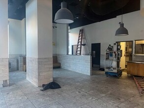 74 Dekalb Avenue, Brooklyn, NY à louer Photo intérieure– Image 2 sur 5