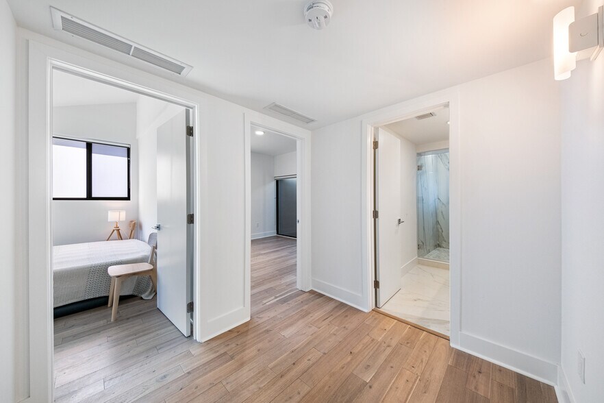 1076 NW 55th St, Miami, FL à vendre - Photo de l’immeuble – Image 3 sur 15