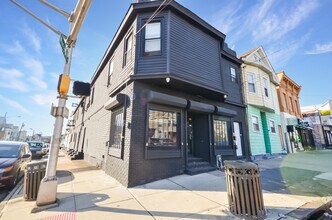 370 E 18th St, Paterson, NJ à vendre Photo de l’immeuble– Image 1 sur 12