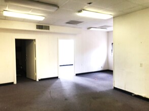 187 Veterans Blvd, Massapequa, NY à louer Photo intérieure– Image 1 sur 12