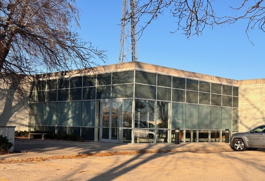 4371 Venture Dr, Peru, IL à louer - Photo de l’immeuble – Image 3 sur 5