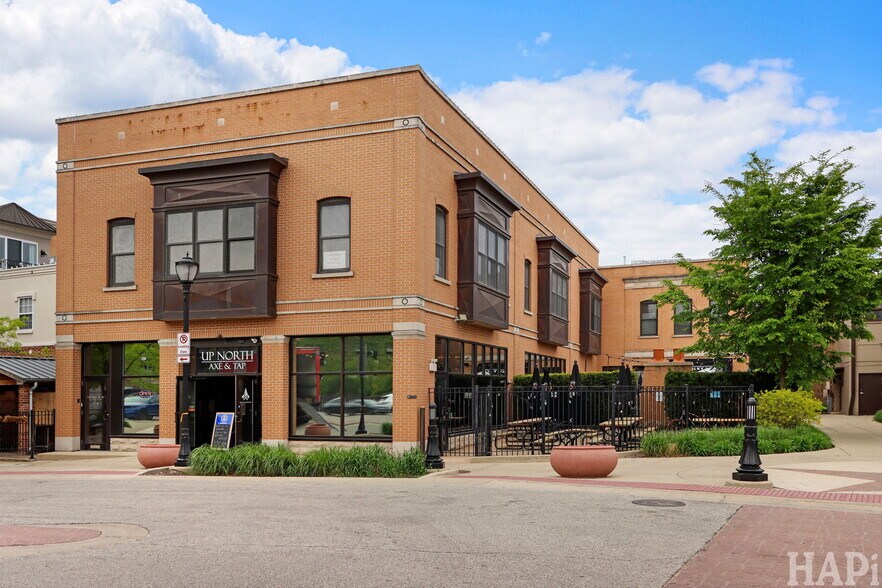 545-547 N Milwaukee Ave, Libertyville, IL à vendre - Photo de l’immeuble – Image 2 sur 24