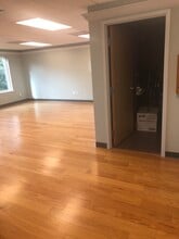 410 Jacksonville Dr, Jacksonville Beach, FL à louer Photo intérieure– Image 2 sur 11