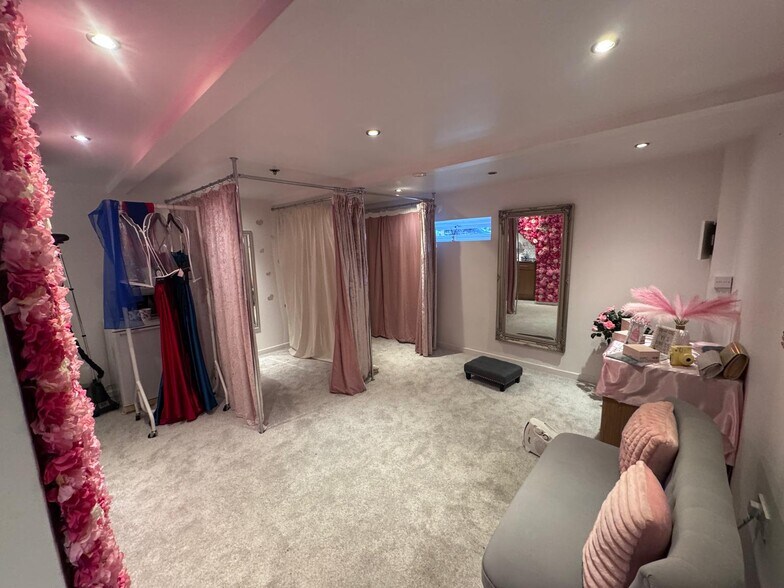 26 Huddersfield Rd, Brighouse à vendre - Photo intérieure – Image 2 sur 3