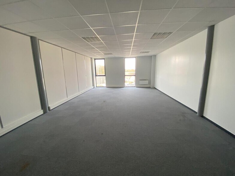 Bureau dans Nogent-le-Phaye à louer - Photo intérieure – Image 2 sur 27