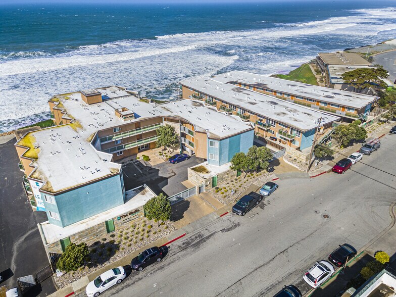 380 Esplanade Ave, Pacifica, CA à vendre - Photo de l’immeuble – Image 2 sur 23