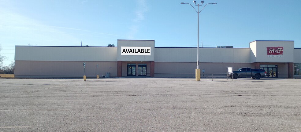 3560 N Brady St, Davenport, IA à louer - Photo de l’immeuble – Image 1 sur 7