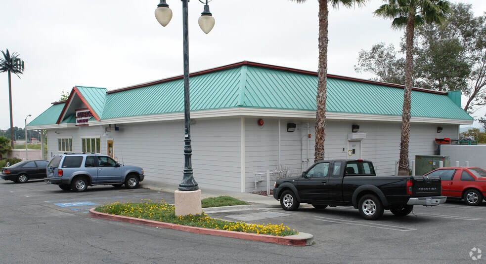 25261 The Old Rd, Stevenson Ranch, CA à vendre - Photo de l’immeuble – Image 2 sur 5