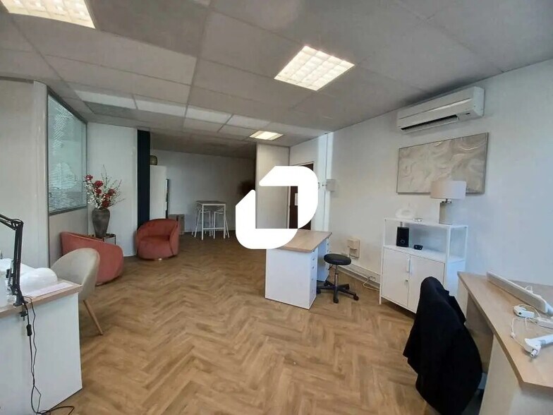 Bureau dans Floirac à louer - Photo de l’immeuble – Image 1 sur 18