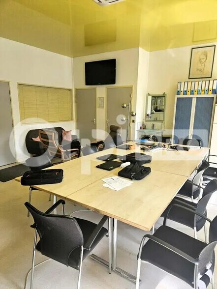 Local d'activités dans Soissons à vendre - Photo de l’immeuble – Image 2 sur 4