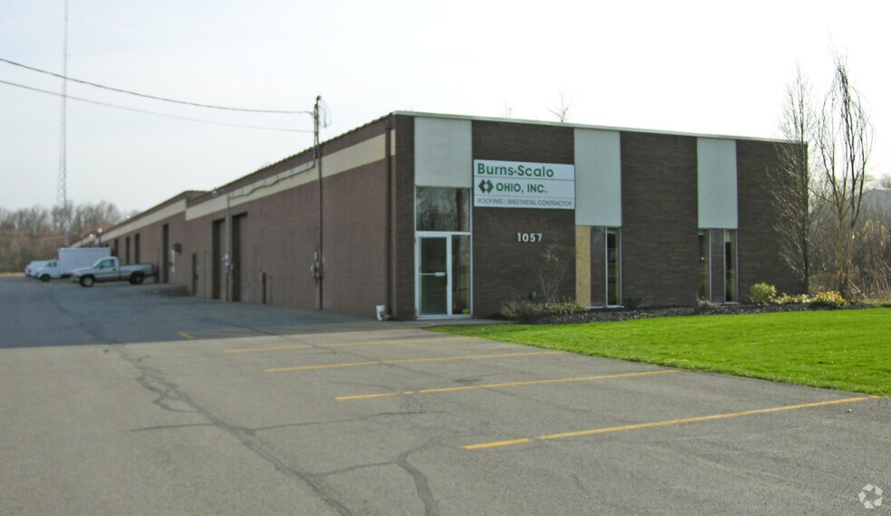 1057 Trumbull Ave, Girard, OH à louer - Photo de l’immeuble – Image 2 sur 4