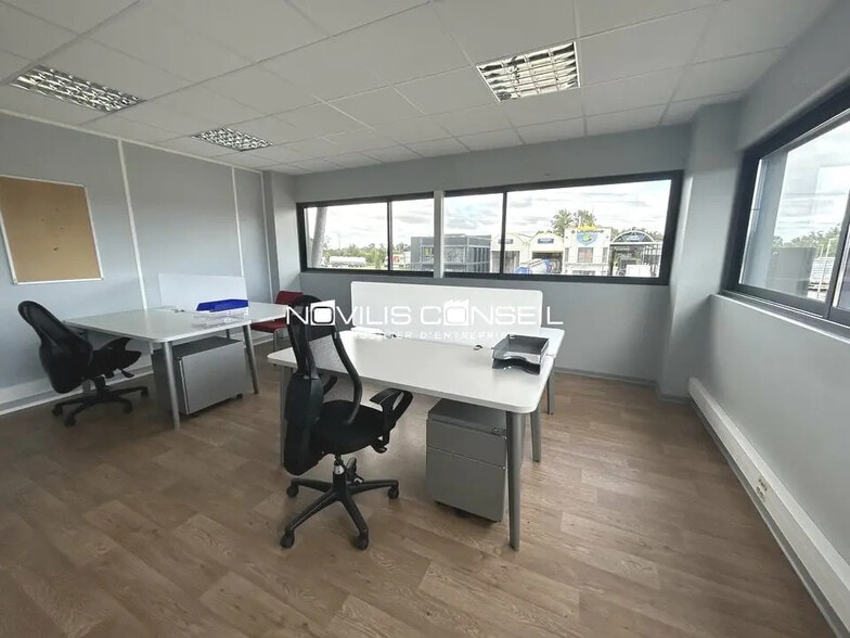 Bureau dans CASTELNAU-D'ESTRETEFONDS à louer - Photo de l’immeuble – Image 2 sur 7