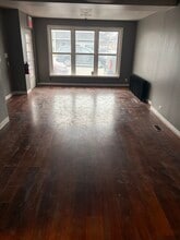 3325-3327 W Elm St, McHenry, IL à louer Photo intérieure– Image 2 sur 2