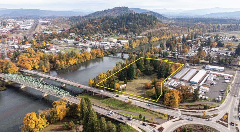 4399 Franklin Blvd, Eugene, OR à vendre - Photo de l’immeuble – Image 3 sur 5