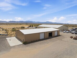 1125 N Lowell Rd, Golden Valley, AZ à louer Photo intérieure– Image 1 sur 21