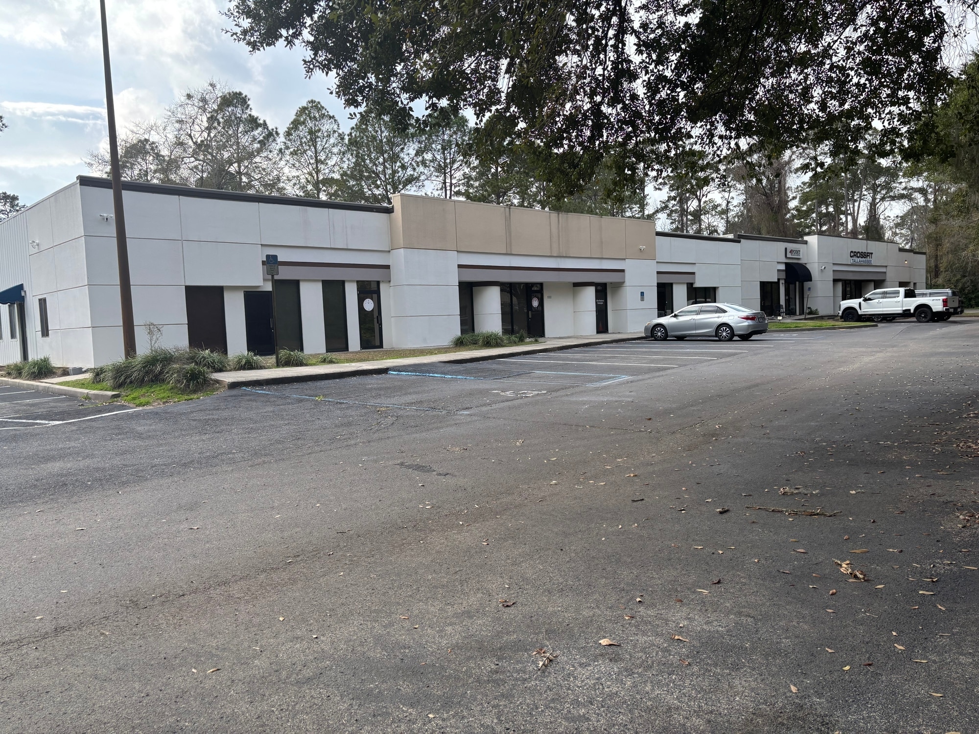 504 Capital Cir SE, Tallahassee, FL à louer Photo intérieure– Image 1 sur 15