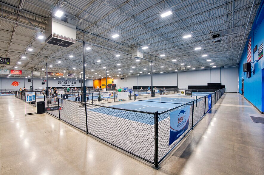 5665 W Bell Rd, Glendale, AZ à vendre - Photo intérieure – Image 2 sur 12