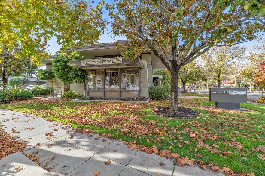 2750 Middlefield Rd, Palo Alto, CA à vendre - Photo de l’immeuble – Image 3 sur 12