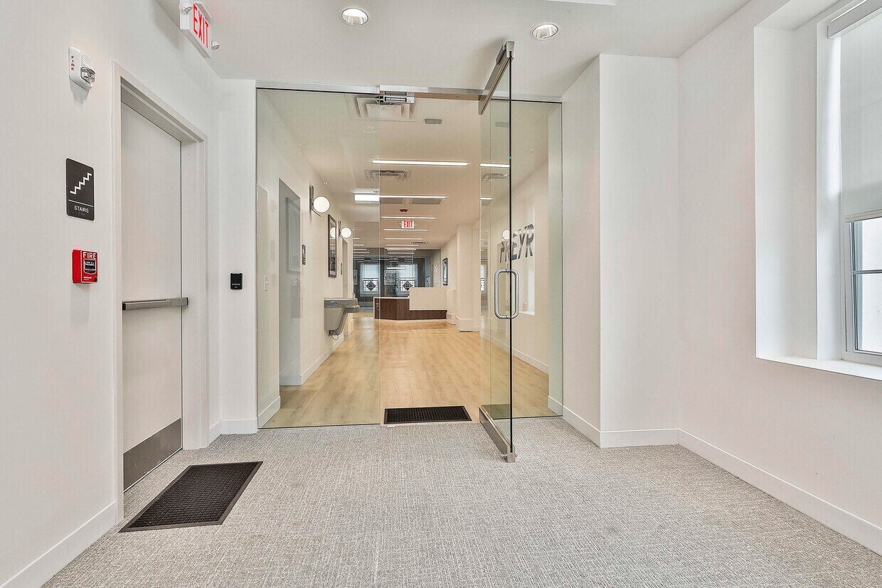 6-8 E Court Sq, Newnan, GA à louer Photo intérieure– Image 1 sur 14