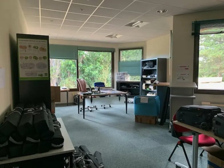 Bureau dans Avignon à vendre - Photo de l’immeuble – Image 3 sur 11