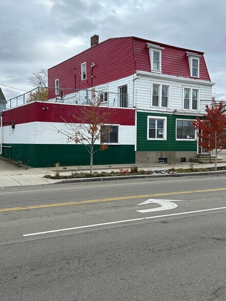 1329 Niagara St, Buffalo, NY à vendre - Photo de l’immeuble – Image 2 sur 4