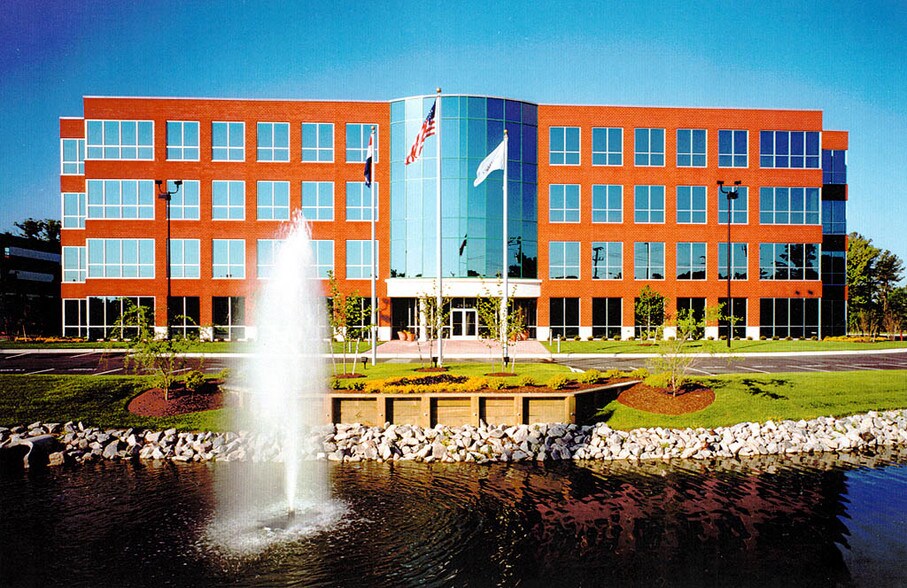 2901 S Lynnhaven Rd, Virginia Beach, VA à louer - Photo de l’immeuble – Image 1 sur 2