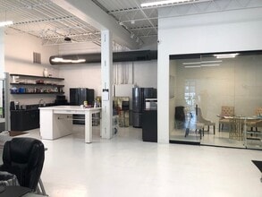 445 Plasamour Dr NE, Atlanta, GA à louer Photo intérieure– Image 1 sur 4