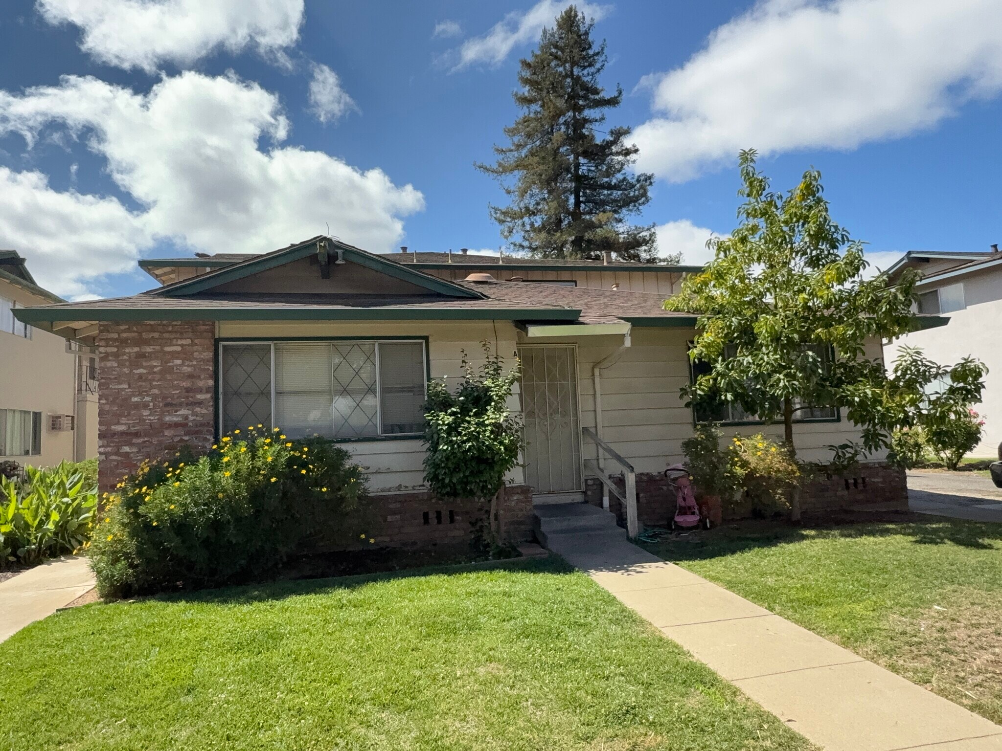 1220 Juniper Dr, Gilroy, CA à vendre Photo principale– Image 1 sur 6