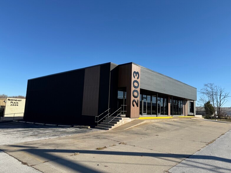 2003 E Kearney St, Springfield, MO à louer - Photo de l’immeuble – Image 2 sur 7