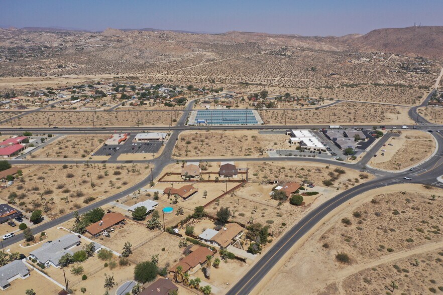 58485 29 Palms Hwy, Yucca Valley, CA à vendre - Photo de l’immeuble – Image 3 sur 6