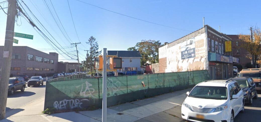 2724 College Point Blvd, Flushing, NY à louer Photo principale– Image 1 sur 2