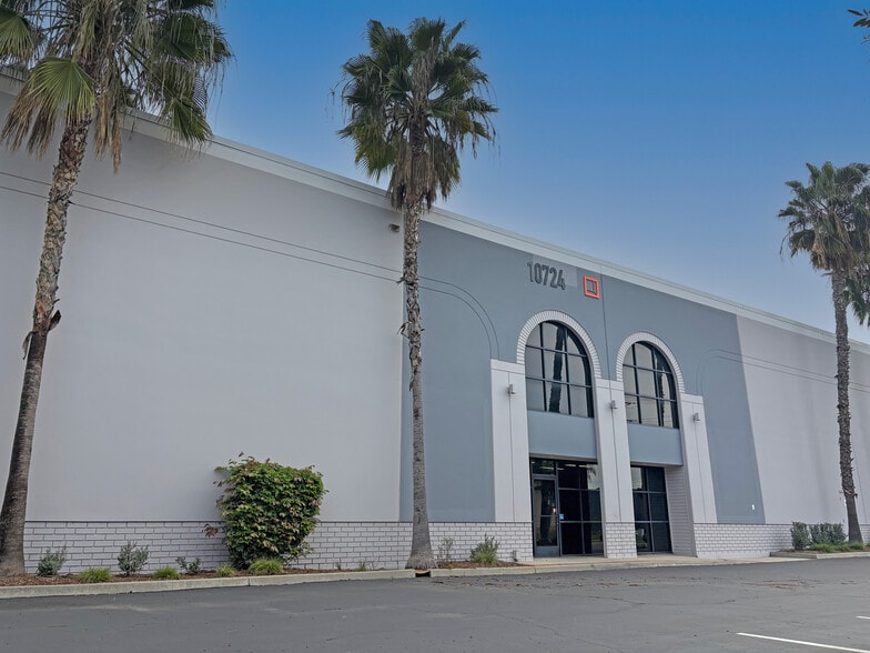 10712-10748 Bloomfield Ave, Santa Fe Springs, CA à louer - Photo principale – Image 1 sur 5