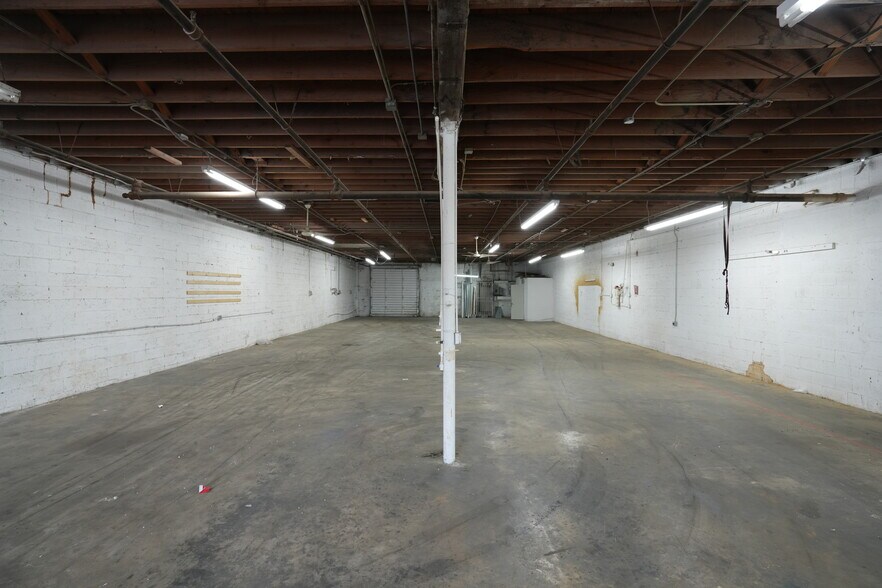 1079-1085 E 24th St, Hialeah, FL à louer - Photo de l’immeuble – Image 2 sur 4