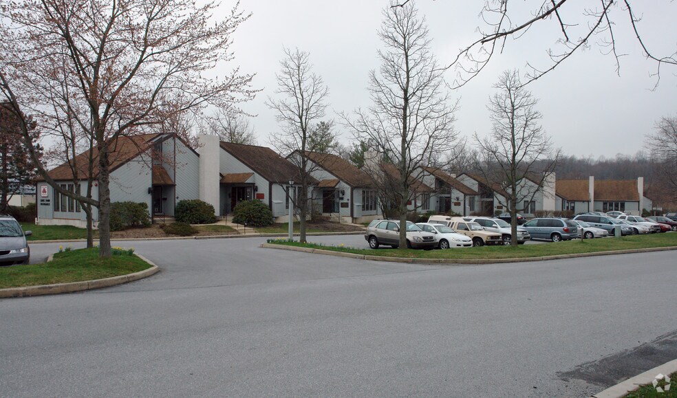 300 N Pottstown Pike, Exton, PA à louer - Photo de l’immeuble – Image 2 sur 47