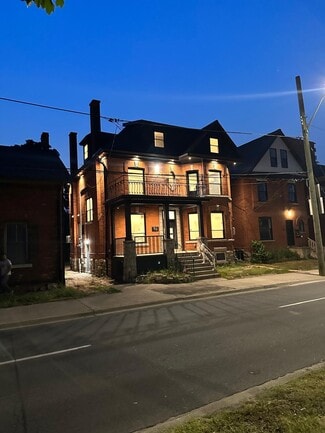 Plus de détails pour 66 Wellington St S, Hamilton, ON - Logement à vendre